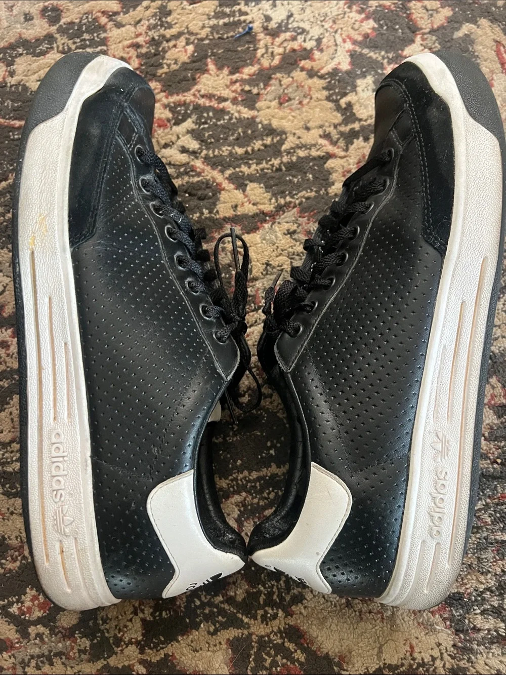 Adidas Orginals Rod Laver Sneakers size 13